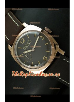 Panerai Radiomir Swiss Vintage de oro rosado con malla negra.